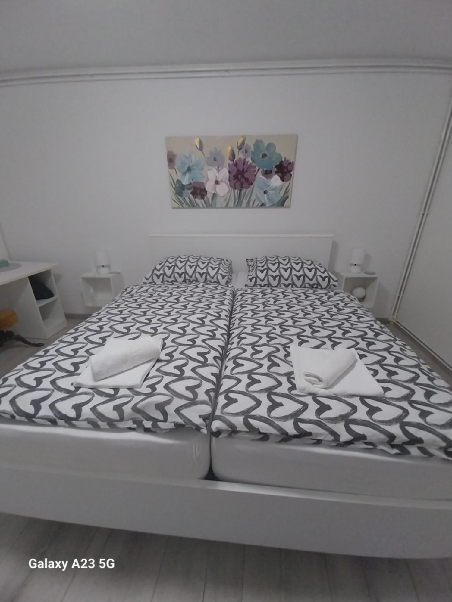 Apartman Bloom Apartment Osijek Ngoại thất bức ảnh