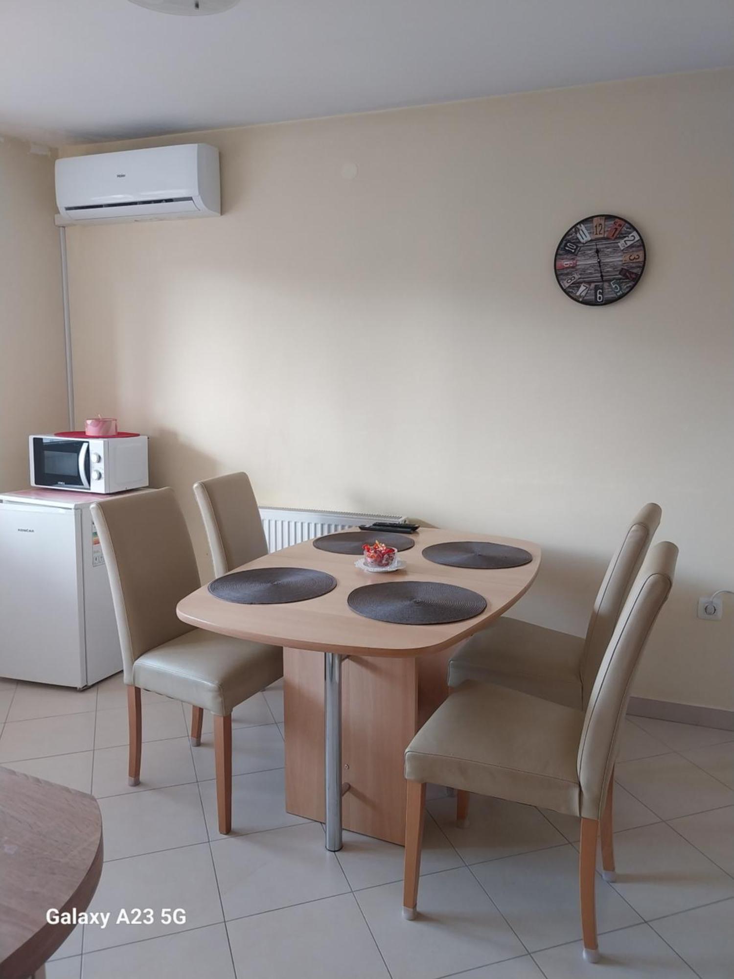 Apartman Bloom Apartment Osijek Ngoại thất bức ảnh