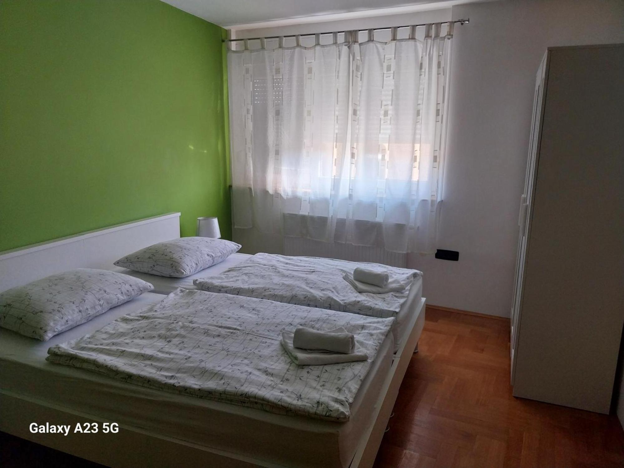 Apartman Bloom Apartment Osijek Ngoại thất bức ảnh