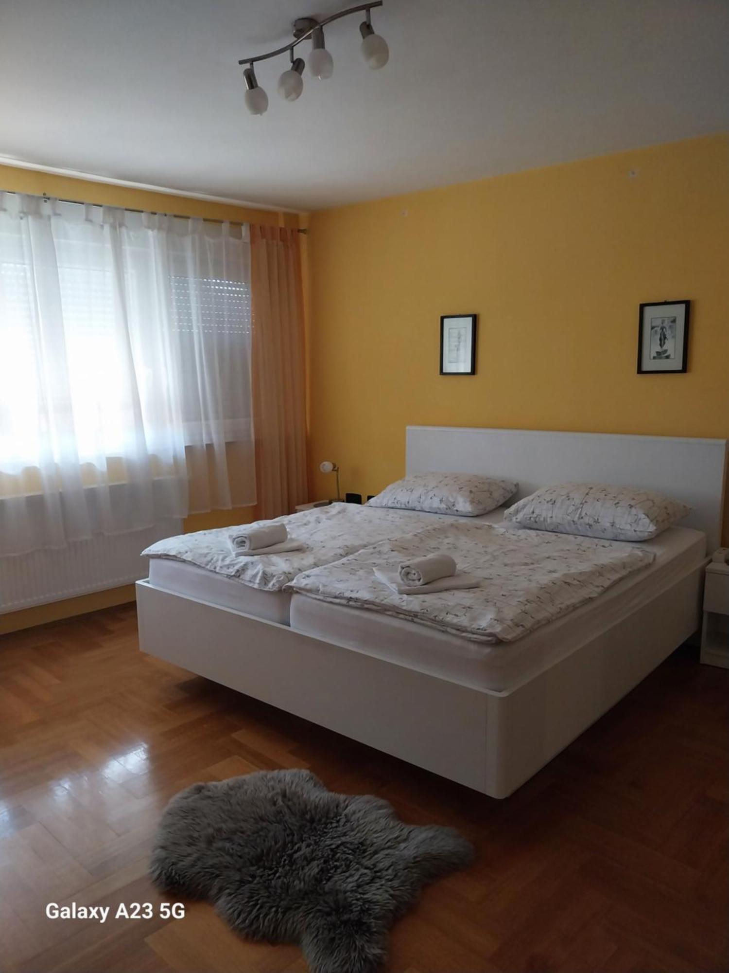 Apartman Bloom Apartment Osijek Ngoại thất bức ảnh