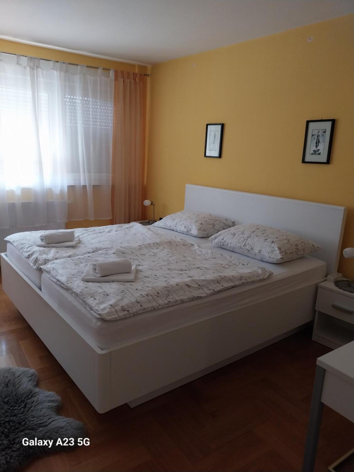 Apartman Bloom Apartment Osijek Ngoại thất bức ảnh