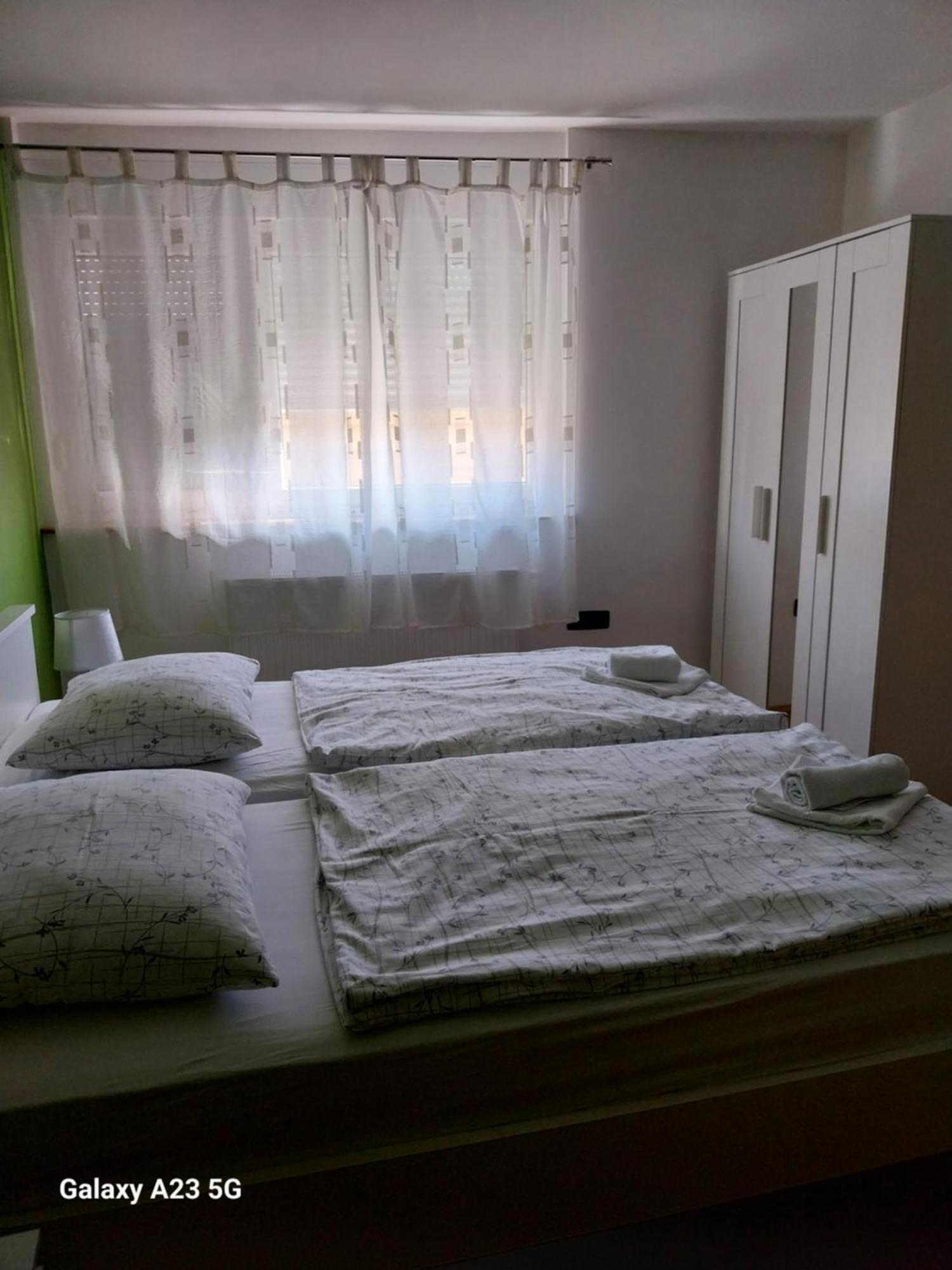 Apartman Bloom Apartment Osijek Ngoại thất bức ảnh